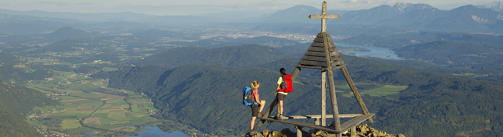 Wandern auf der Gerlitzen am Alpe-Adria-Trail in der Region Villach