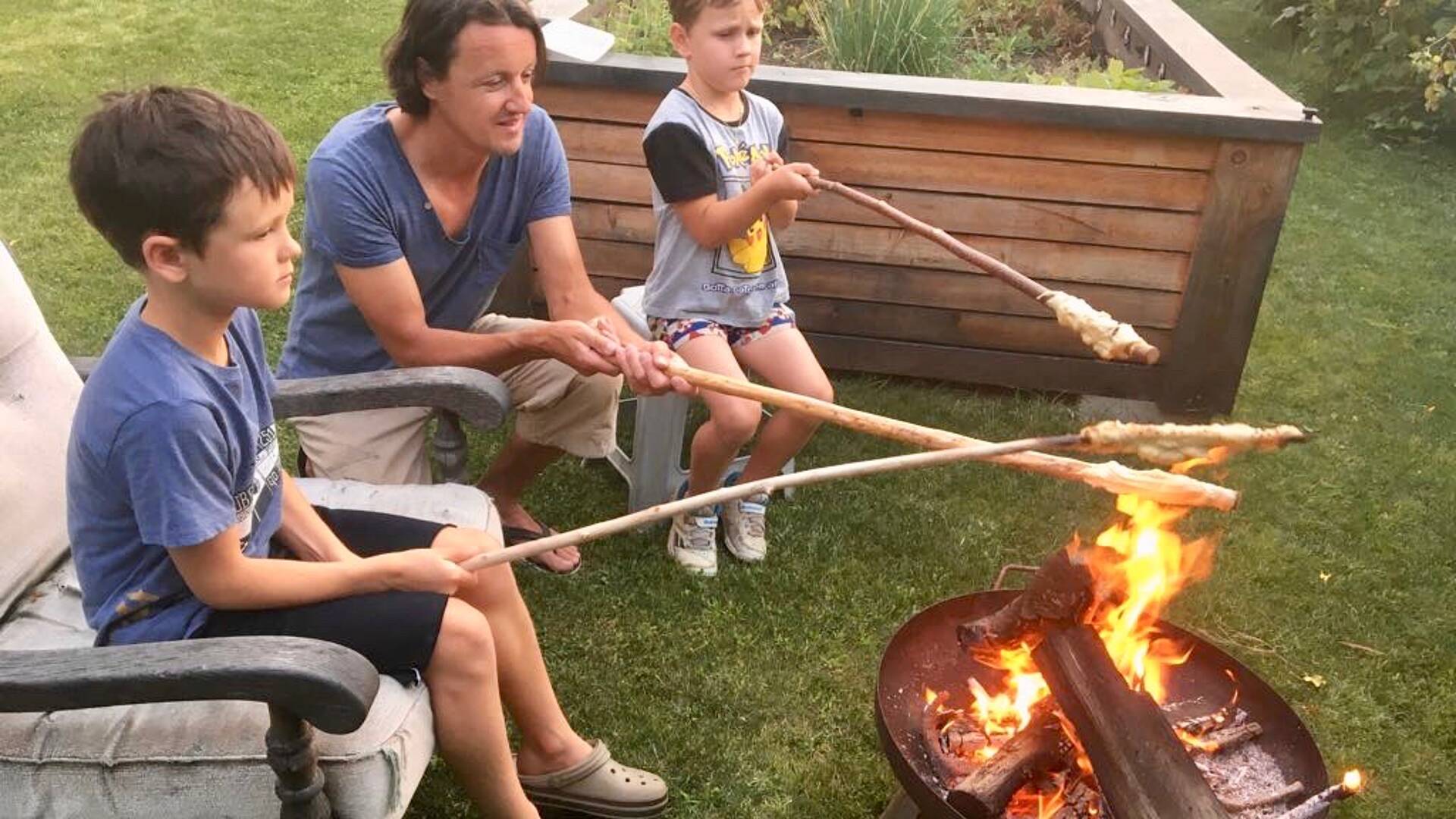 Steckerlbrot am Lagerfeuer