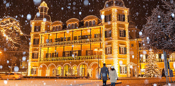 Advent in Velden mit dem Schloss